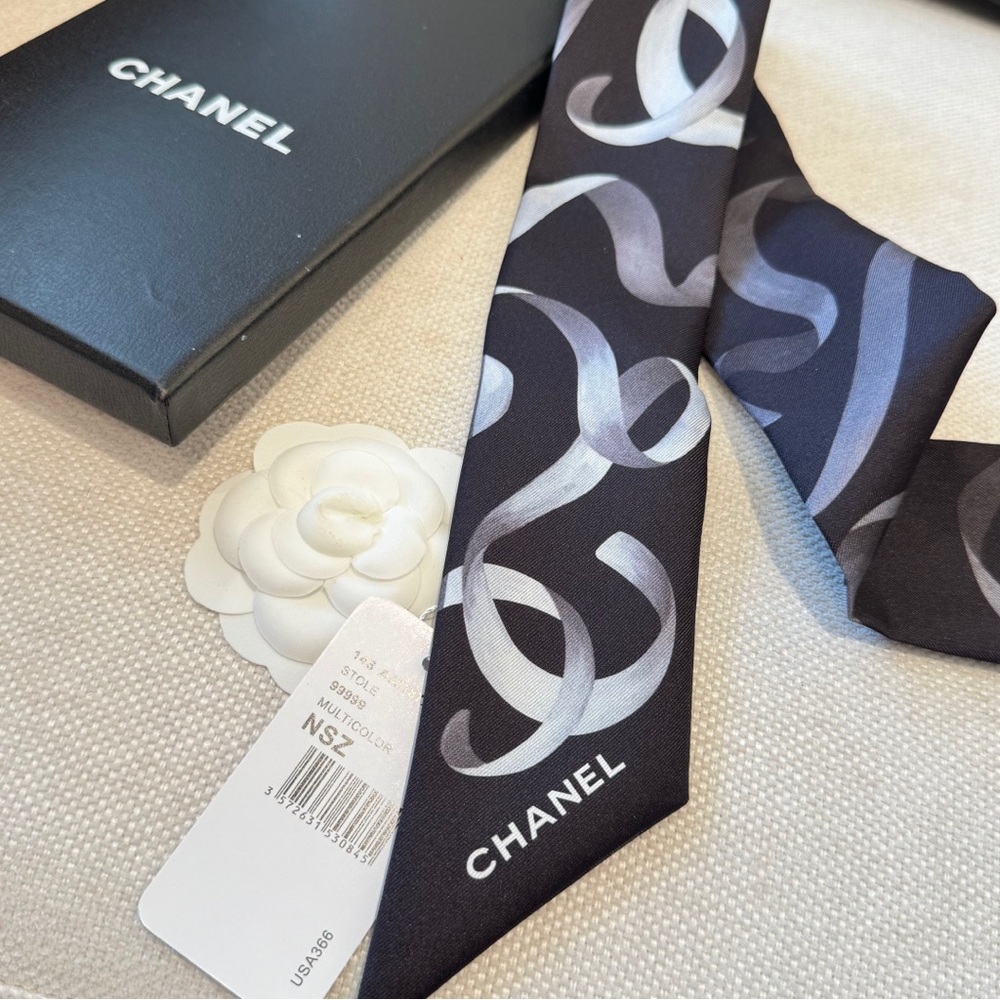Chanel Flowing Ribbon Hairpin - Picture 2 of 7